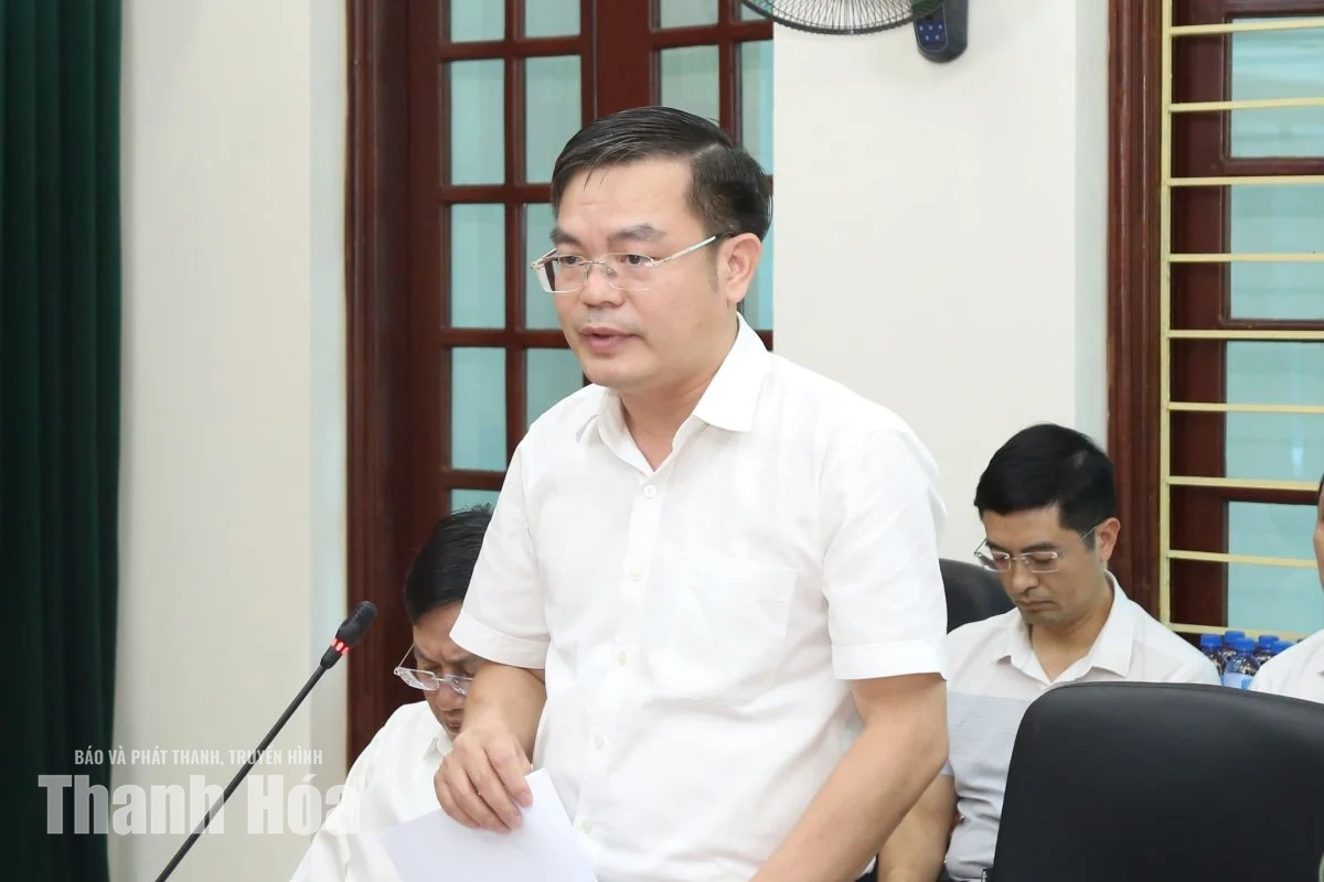 Chủ tịch UBND tỉnh Tô Anh Dũng làm việc với Sở Xây dựng