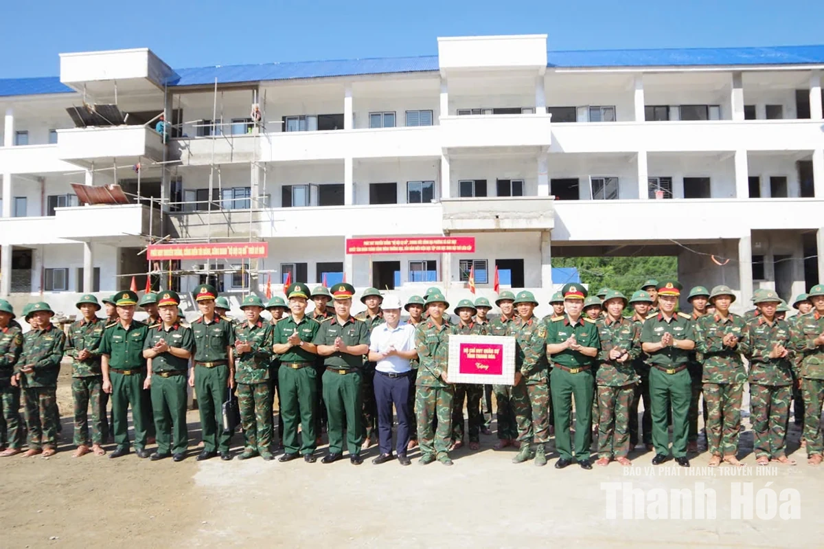 Chính ủy Bộ CHQS tỉnh Thanh Hóa kiểm tra các đơn vị trên địa bàn biên giới