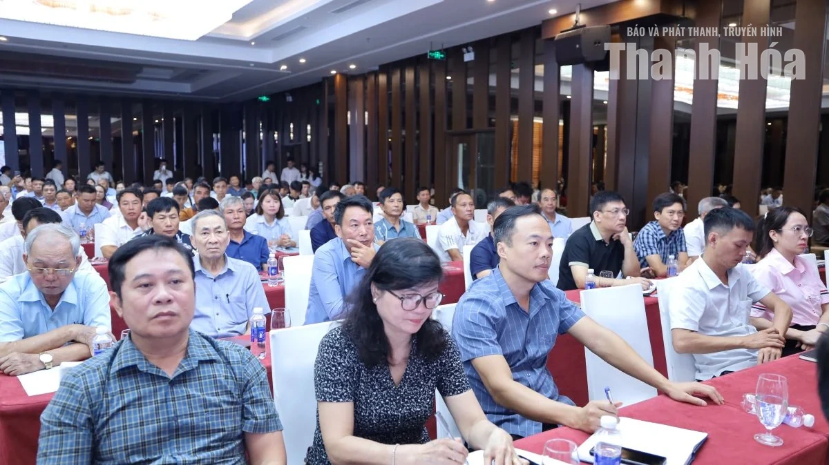 Triển khai quy định pháp luật về điện lực, thúc đẩy chuyển đổi số trong kinh doanh điện