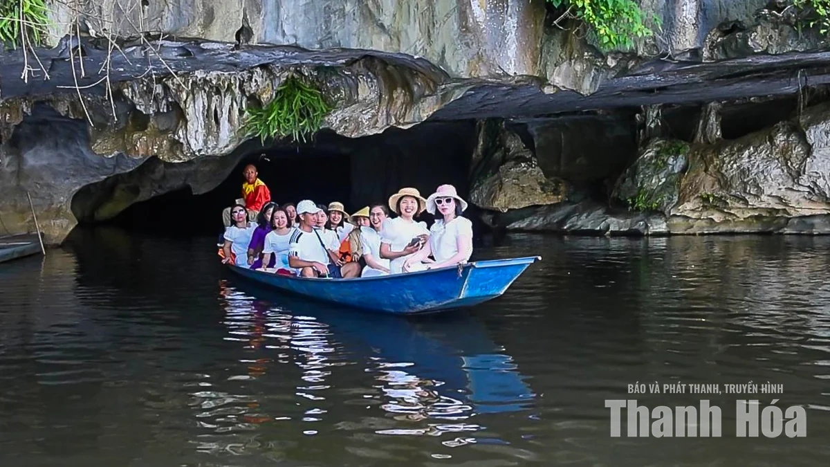 Khám phá danh thắng Kim Sơn vào mùa đẹp nhất trong năm