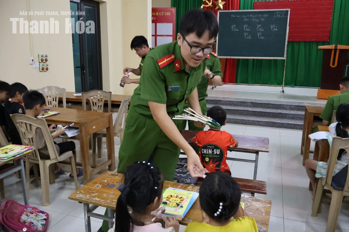 Ngọc Quang những đêm sáng đèn