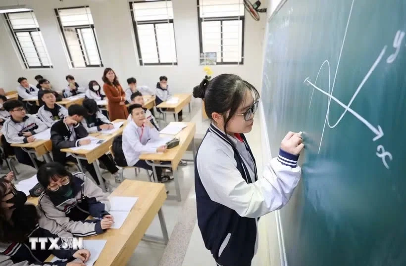 Chương trình THPT trong trường trung học nghề dự kiến gồm 10 môn