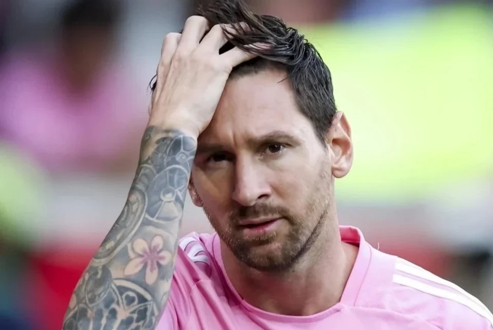 ĐT Việt Nam chưa từng thắng Malaysia ở bán kết ASEAN Cup; Lionel Messi tạm ngưng thi đấu