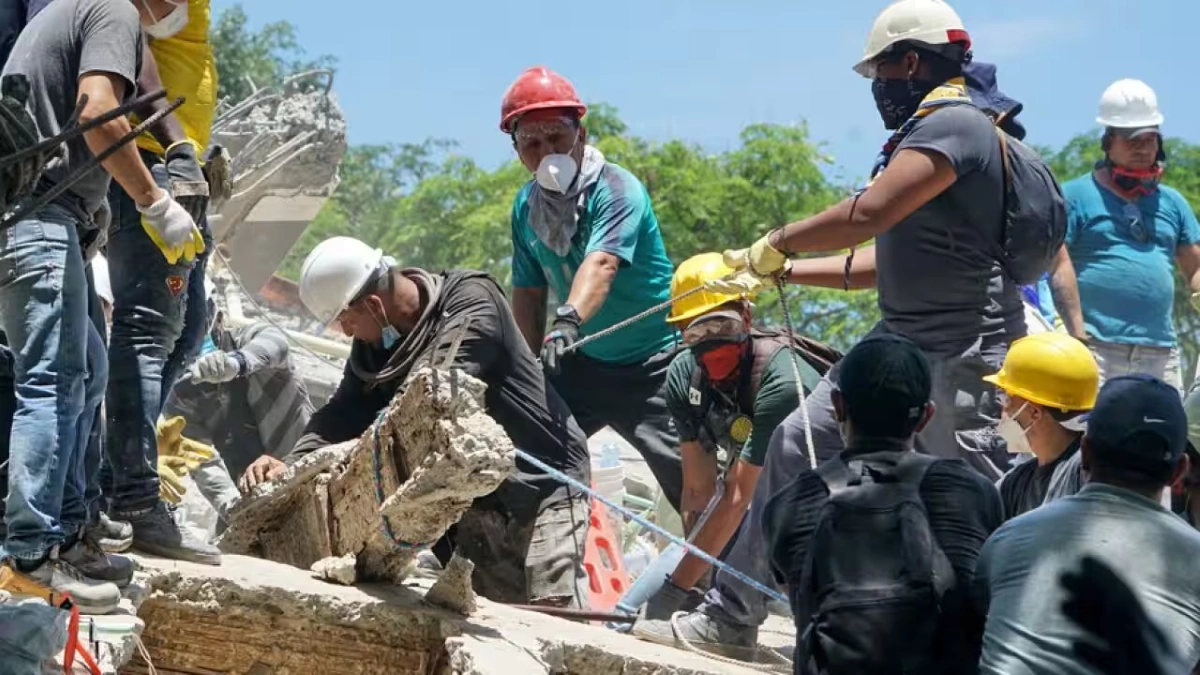 Lực lượng cứu hộ Colombia đối mặt với áp lực kép chưa từng có