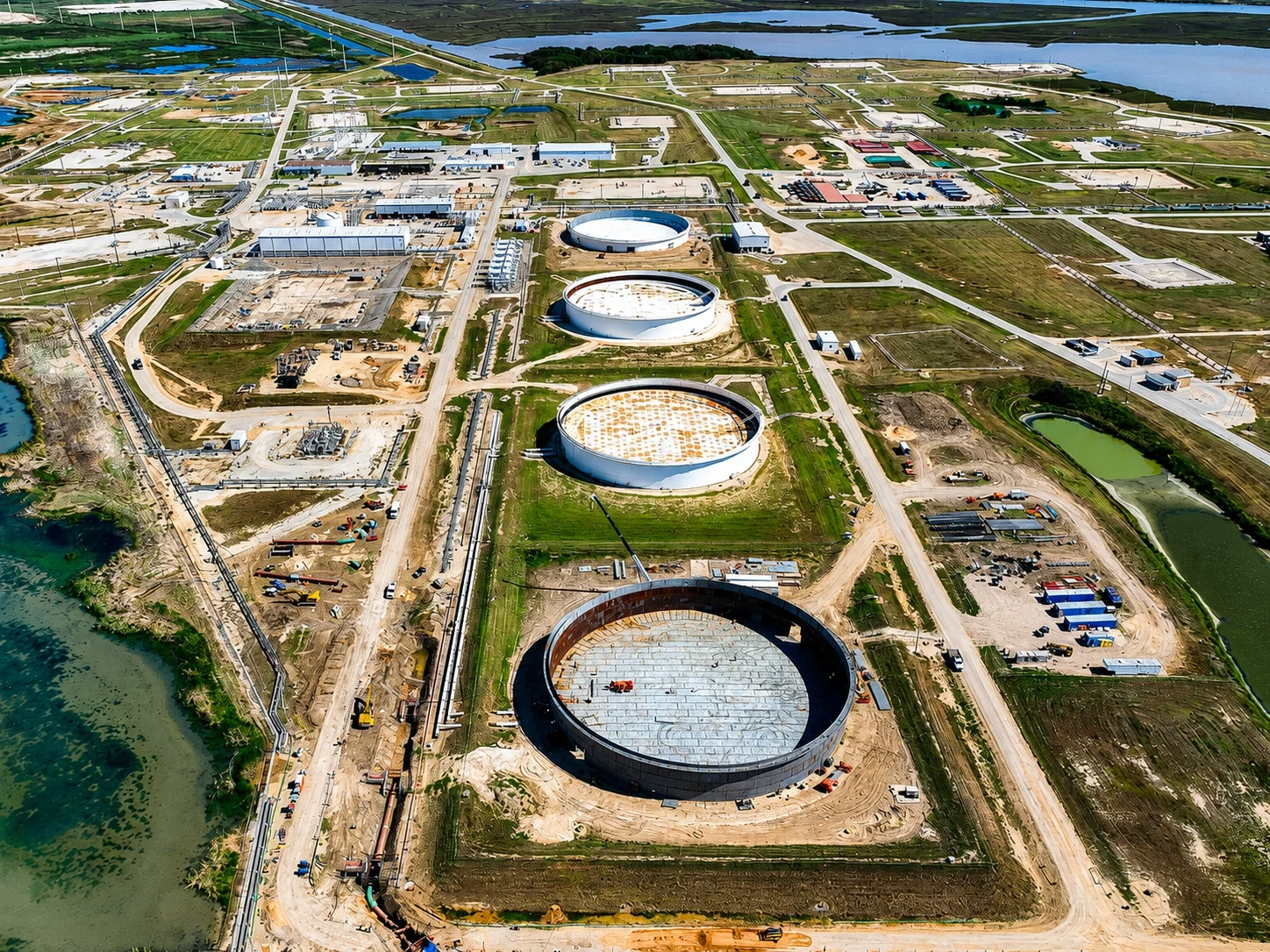 Giá dầu tăng 5% khi hy vọng mở lại eo biển Hormuz suy giảm