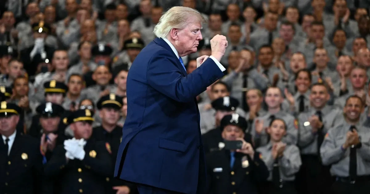 Ông Trump: Mỹ sẽ sớm tuyên bố Eo biển Hormuz là lãnh thổ