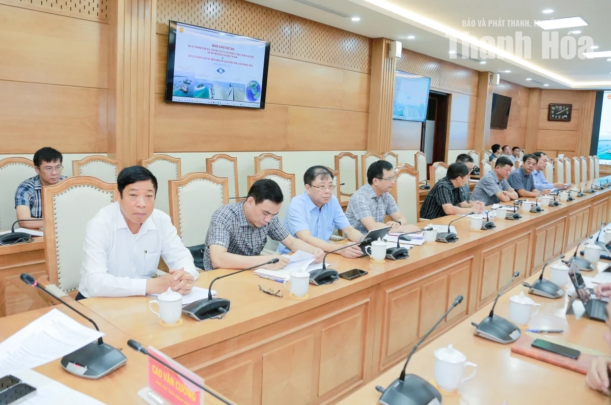 Hoàn thiện phương án thiết kế, công khai rộng rãi dự án kè biển Hải Tiến