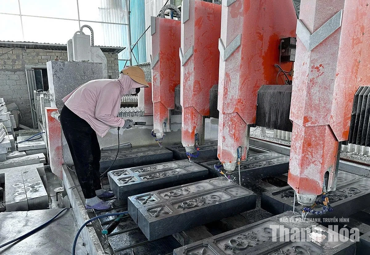 Đổi mới công nghệ, nâng sức&nbsp;cạnh tranh nghề đá làng Mai