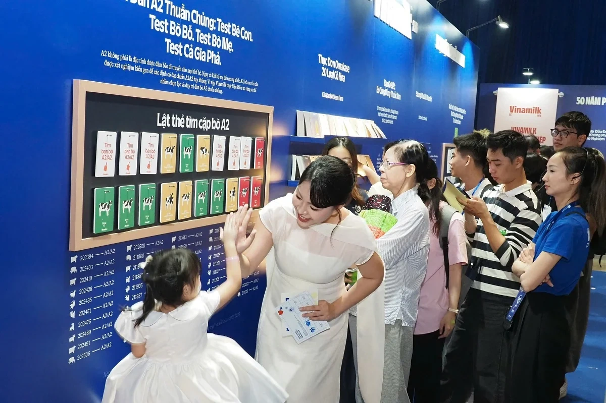 Vinamilk tổ chức triển lãm “50 năm phụng sự khát vọng Việt”