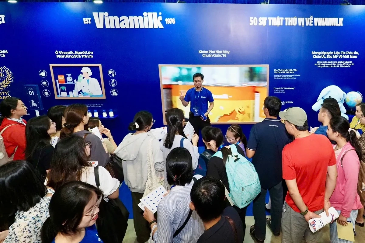 Vinamilk tổ chức triển lãm “50 năm phụng sự khát vọng Việt”