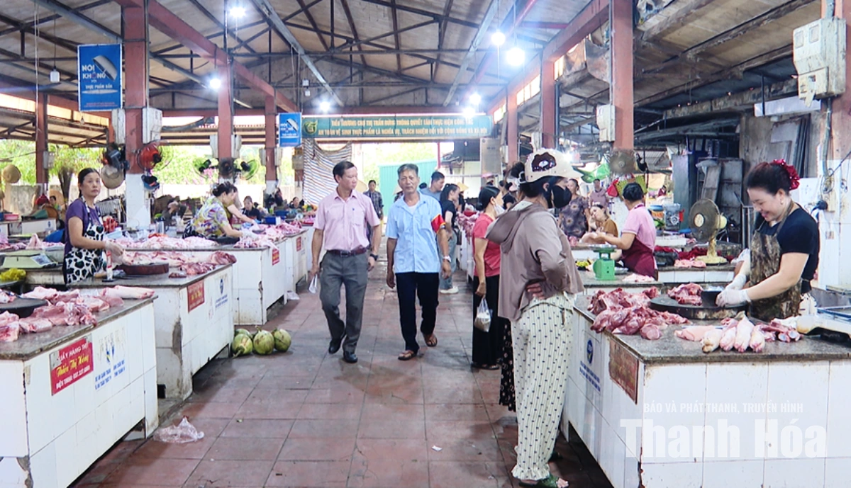 Giá lợn hơi giảm, nhưng giá thịt lợn vẫn “đứng yên”