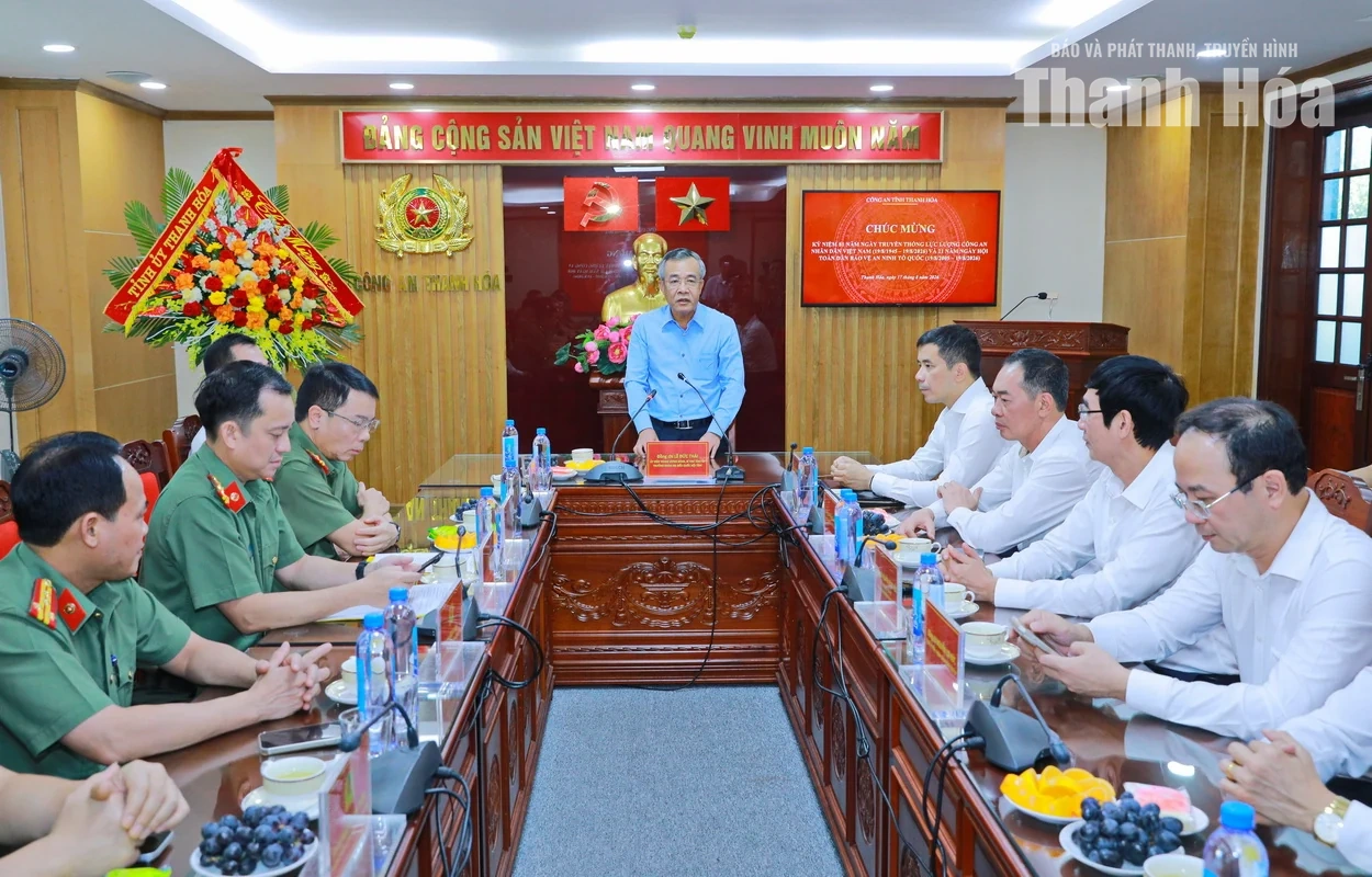 Thường trực Tỉnh ủy chúc mừng Công an tỉnh nhân Ngày truyền thống Công an Nhân dân Việt Nam