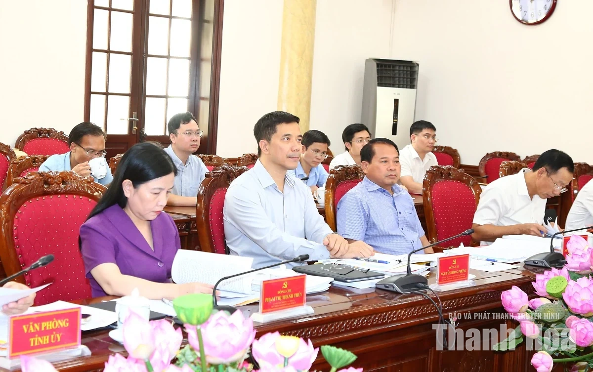 Tập trung xây dựng đội ngũ cán bộ “tinh, gọn, mạnh”