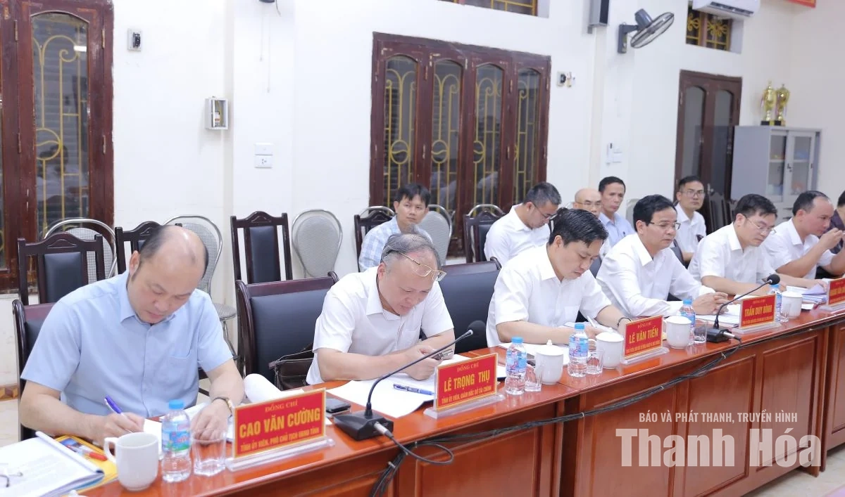 Chủ tịch UBND tỉnh Tô Anh Dũng làm việc với Ban Quản lý dự án đầu tư xây dựng các công trình nông nghiệp và phát triển nông thôn