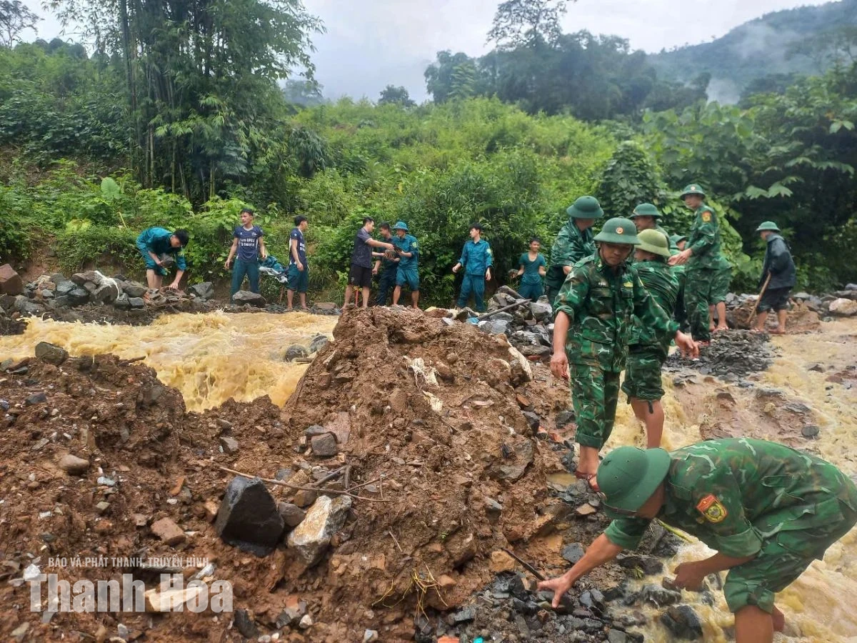 Khắc phục sạt lở, di dời người dân tại Trung Lý, Tam Chung đến nơi an toàn