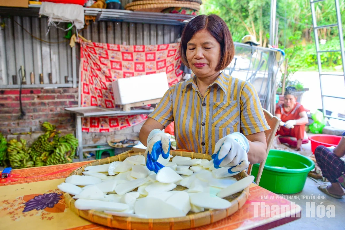 Từ món ăn chống đói trở thành sinh kế của đồng bào xã vùng cao