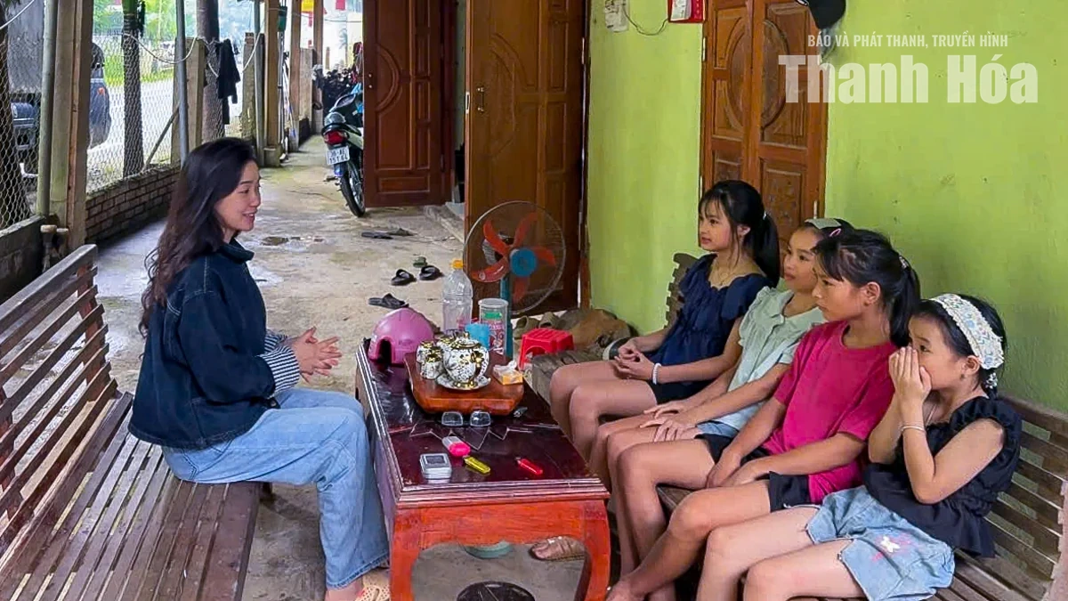 Khi thầy cô vượt dốc tìm học trò trên nương