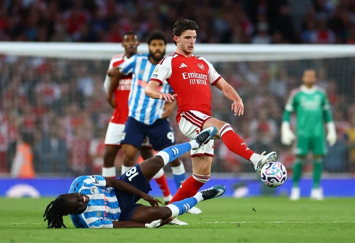Tuyển Việt Nam thận trọng làm khách trước Thái Lan; Arsenal thắng đậm trong ngày ra quân Ngoại hạng Anh