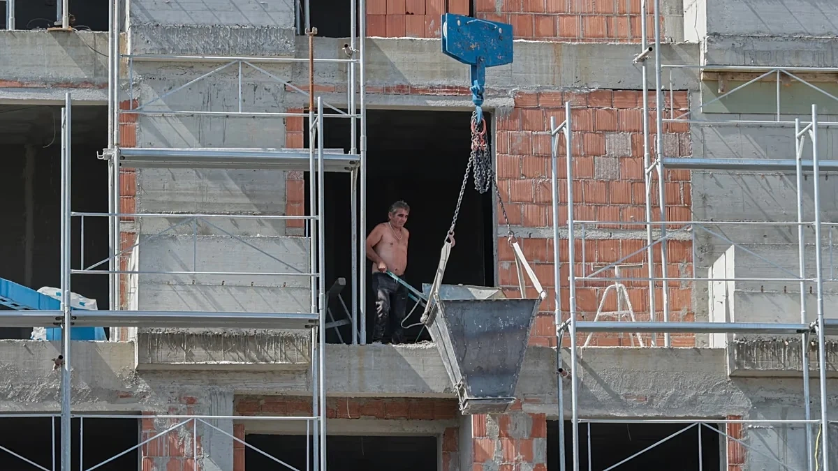 Mùa Hè nóng bỏng của châu Âu: Khi biến đổi khí hậu “ăn mòn” tăng trưởng