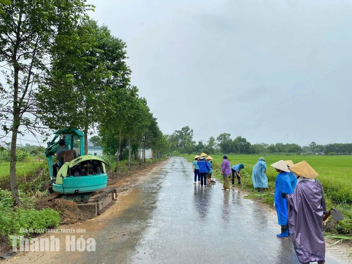 Dầm mưa, xuyên trưa khơi thông các dòng chảy