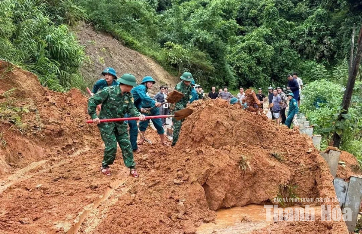 Nhiều diện tích cây trồng bị ngập úng, đường giao thông bị sạt lở, địa bàn bị chia cắt do mưa