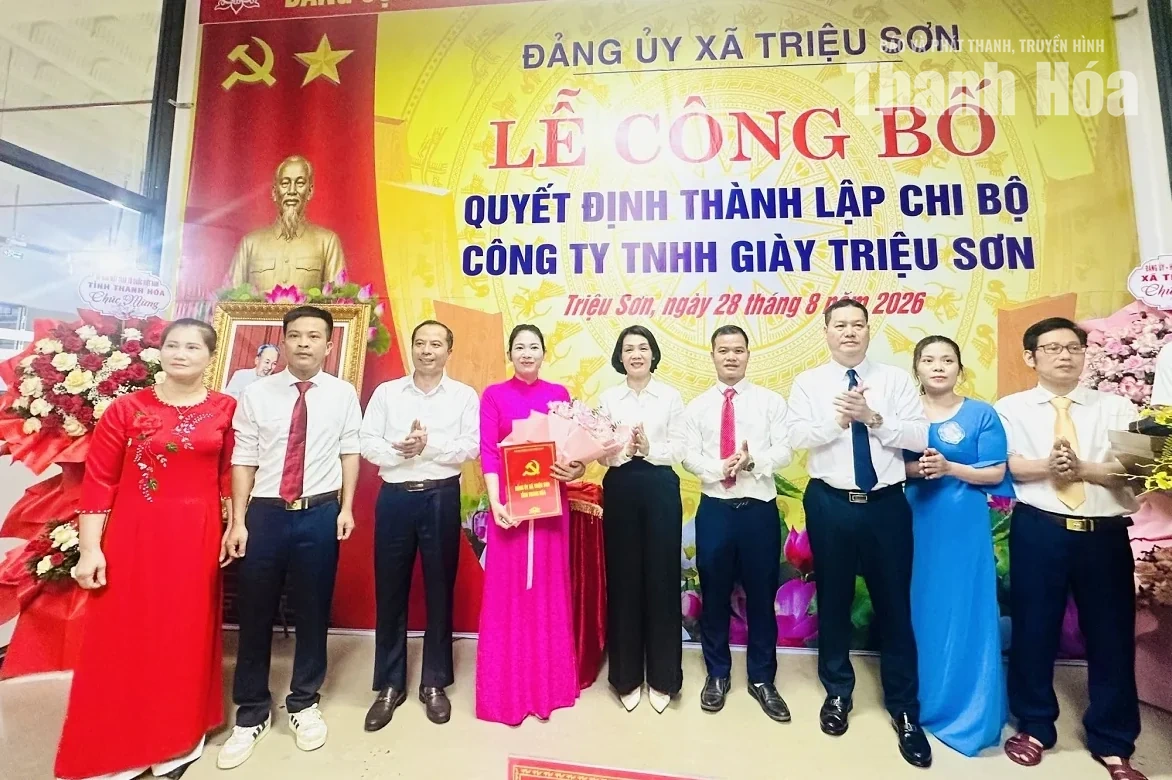 Thành lập hai chi bộ doanh nghiệp ngoài nhà nước