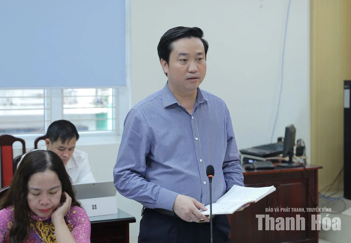 Chủ tịch UBND tỉnh Tô Anh Dũng làm việc với Sở Giáo dục và Đào tạo