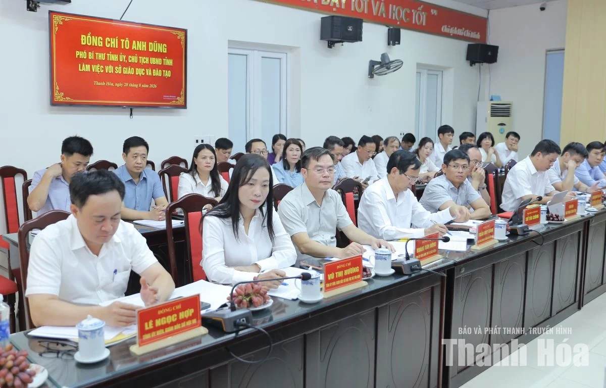 Chủ tịch UBND tỉnh Tô Anh Dũng làm việc với Sở Giáo dục và Đào tạo