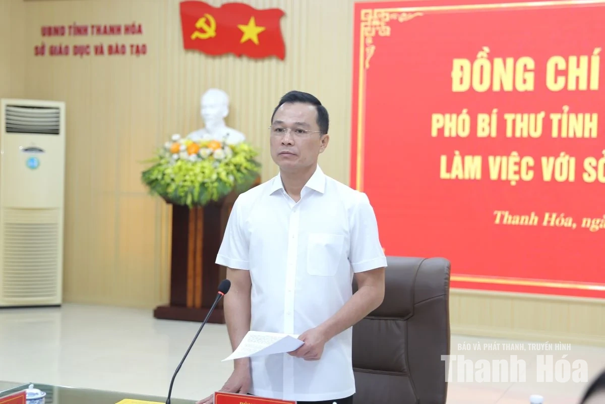 Chủ tịch UBND tỉnh Tô Anh Dũng làm việc với Sở Giáo dục và Đào tạo