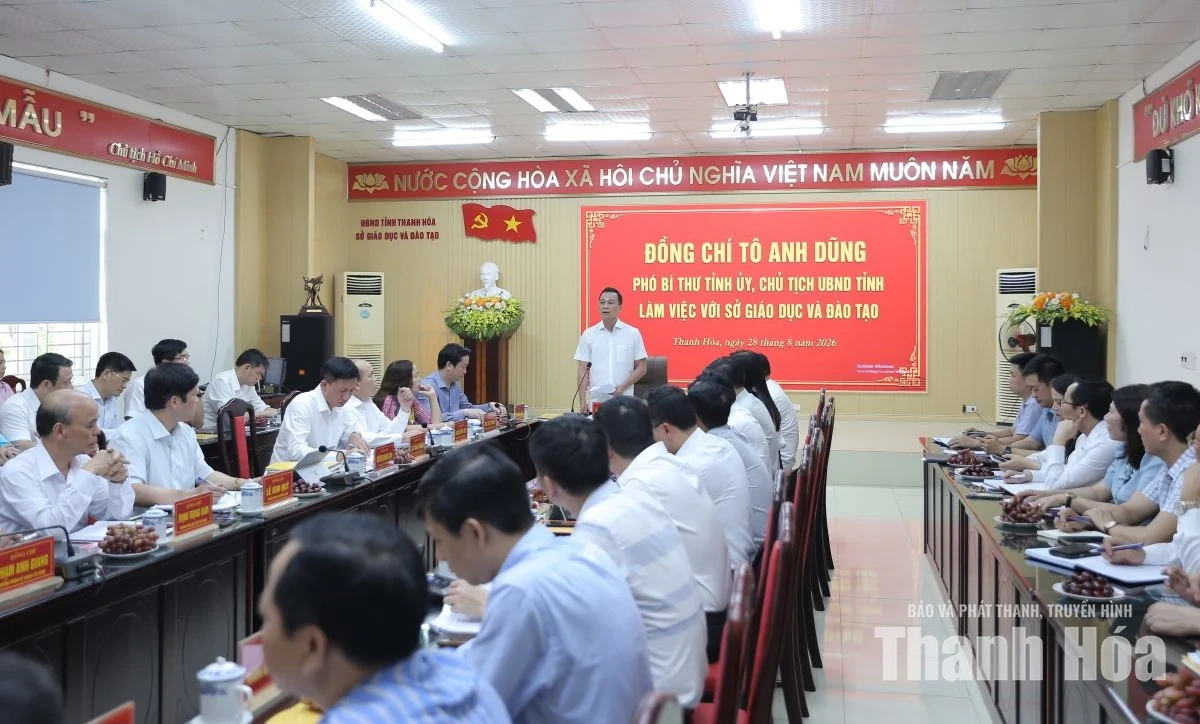 Chủ tịch UBND tỉnh Tô Anh Dũng làm việc với Sở Giáo dục và Đào tạo