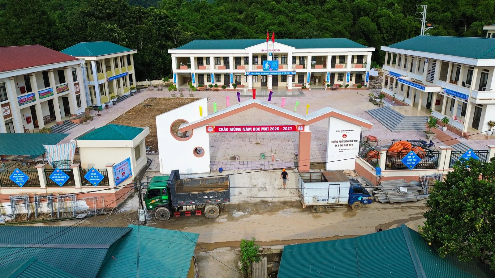 [E-Magazine] Trên những công trường gọi năm học mới - Kỳ 2: Đếm ngược trên những công trường vùng biên