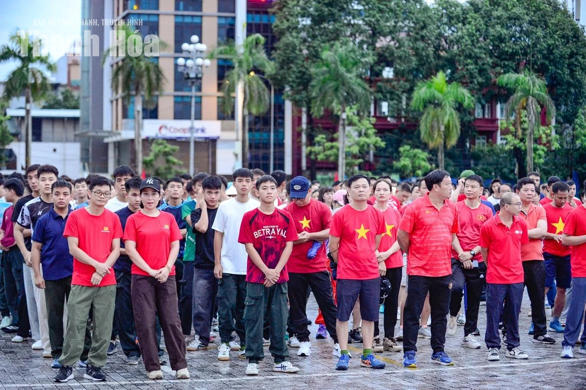 Rộn ràng trước giờ xuất phát “Cùng Việt Nam tiến bước”