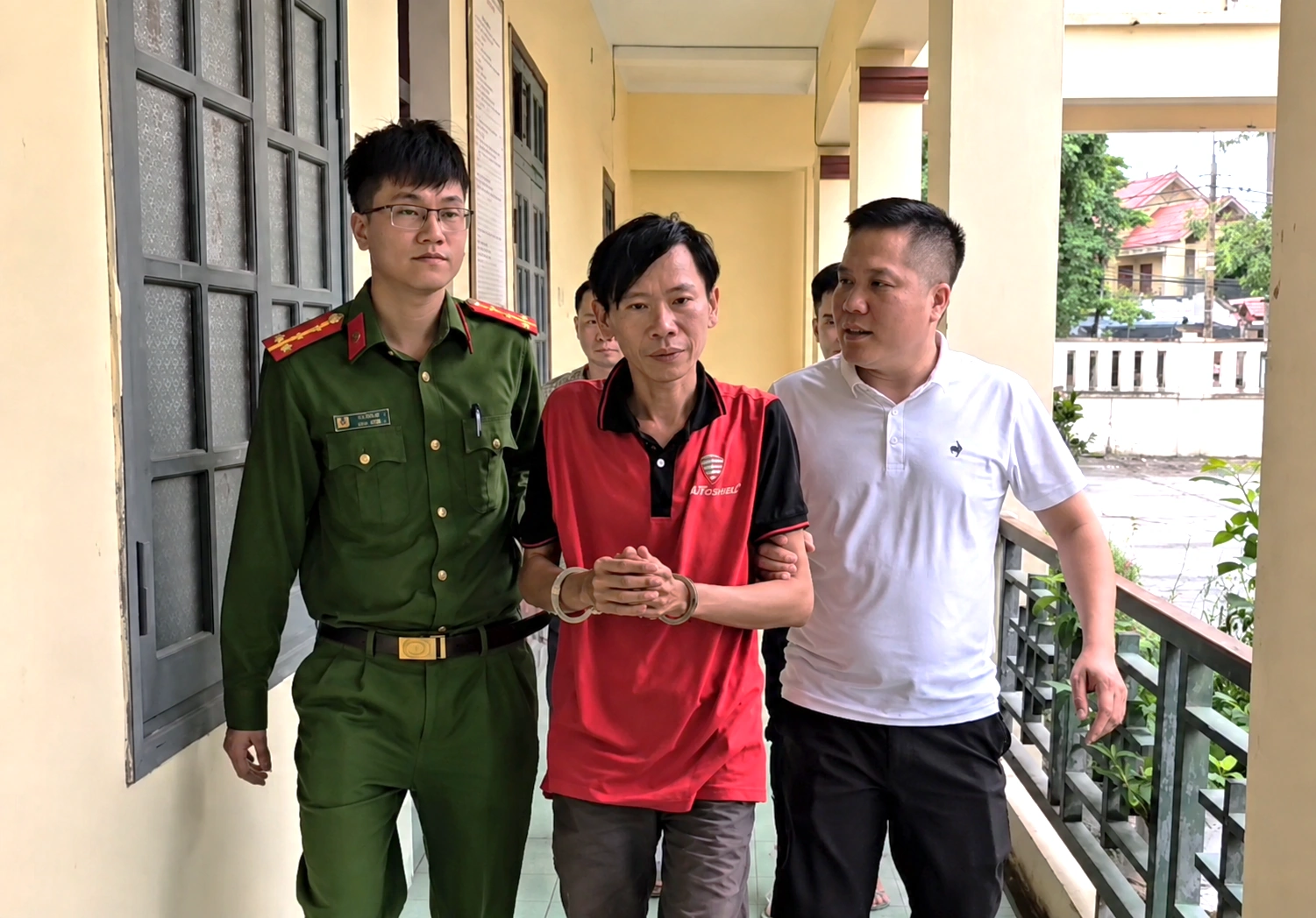 Bắt đối tượng chém vợ, mẹ vợ rồi thay tên, trốn truy nã hơn 5 năm