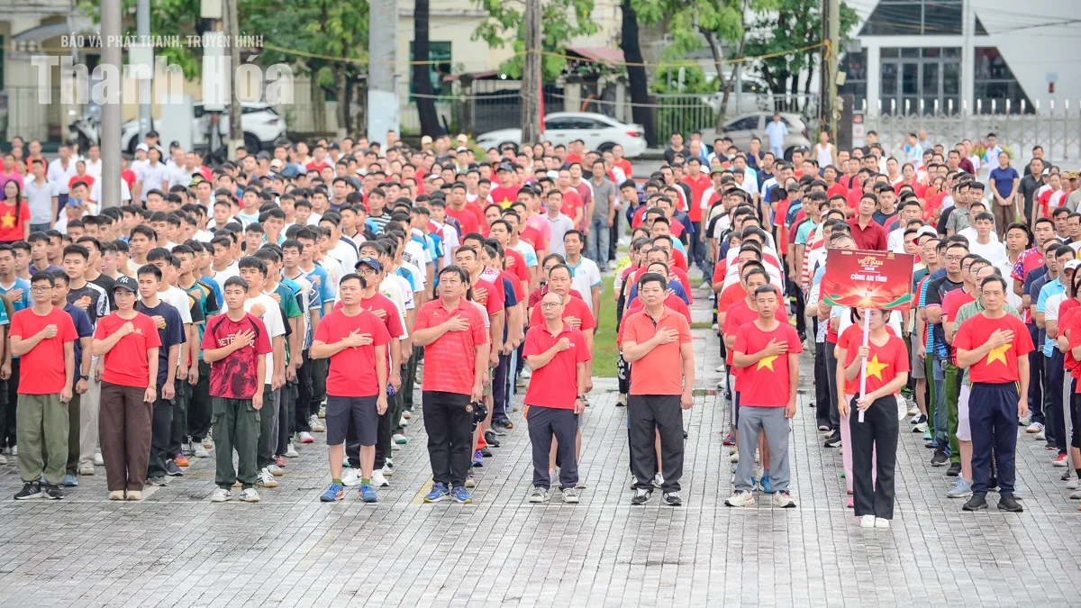 Một nhịp bước, nghìn trái tim trên Quảng trường Lam Sơn