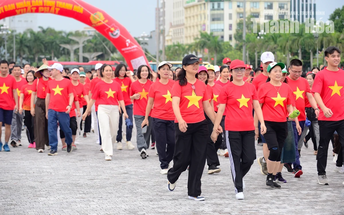 Một nhịp bước, nghìn trái tim trên Quảng trường Lam Sơn