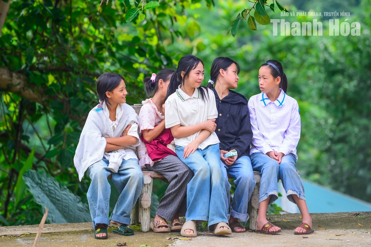 Rộn ràng ngày tựu trường nơi biên giới xứ Thanh