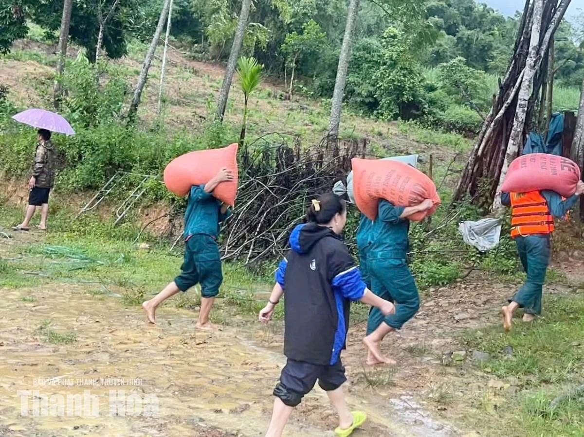 Lực lượng vũ trang kịp thời ứng phó sạt lở khu vực biên giới