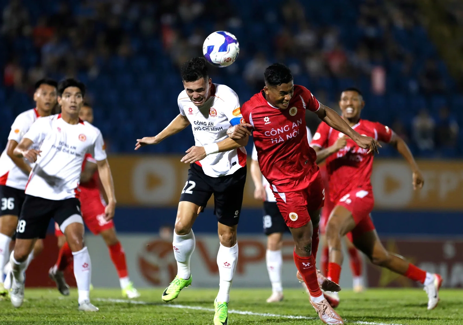 Trung vệ Duy Mạnh lỡ hẹn FIFA ASEAN Cup 2026; Liverpool chật vật hòa Nottingham Forest