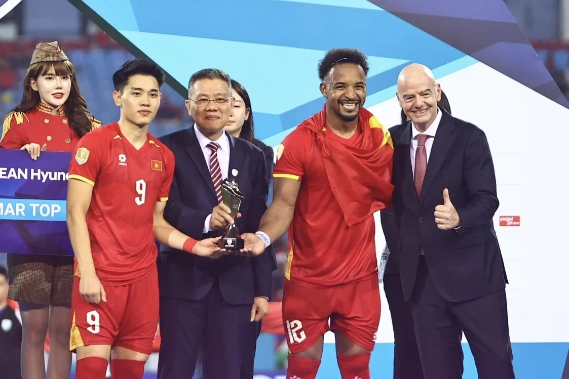 AFC ca ngợi tuyển Việt Nam; Quang Hải lập kỷ lục lịch sử với 3 lần vô địch ASEAN Cup