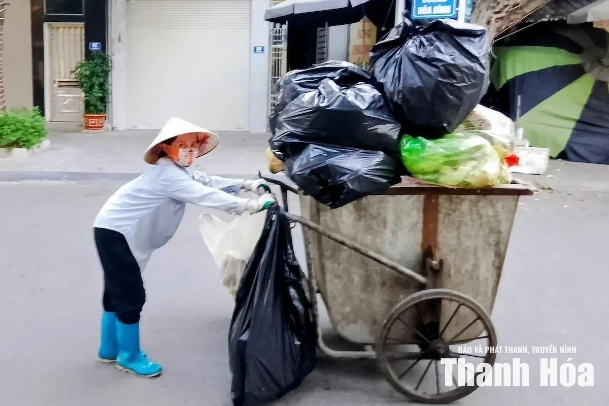 Thí điểm thu gom rác theo giờ trên địa bàn phường Hạc Thành từ ngày 1/9