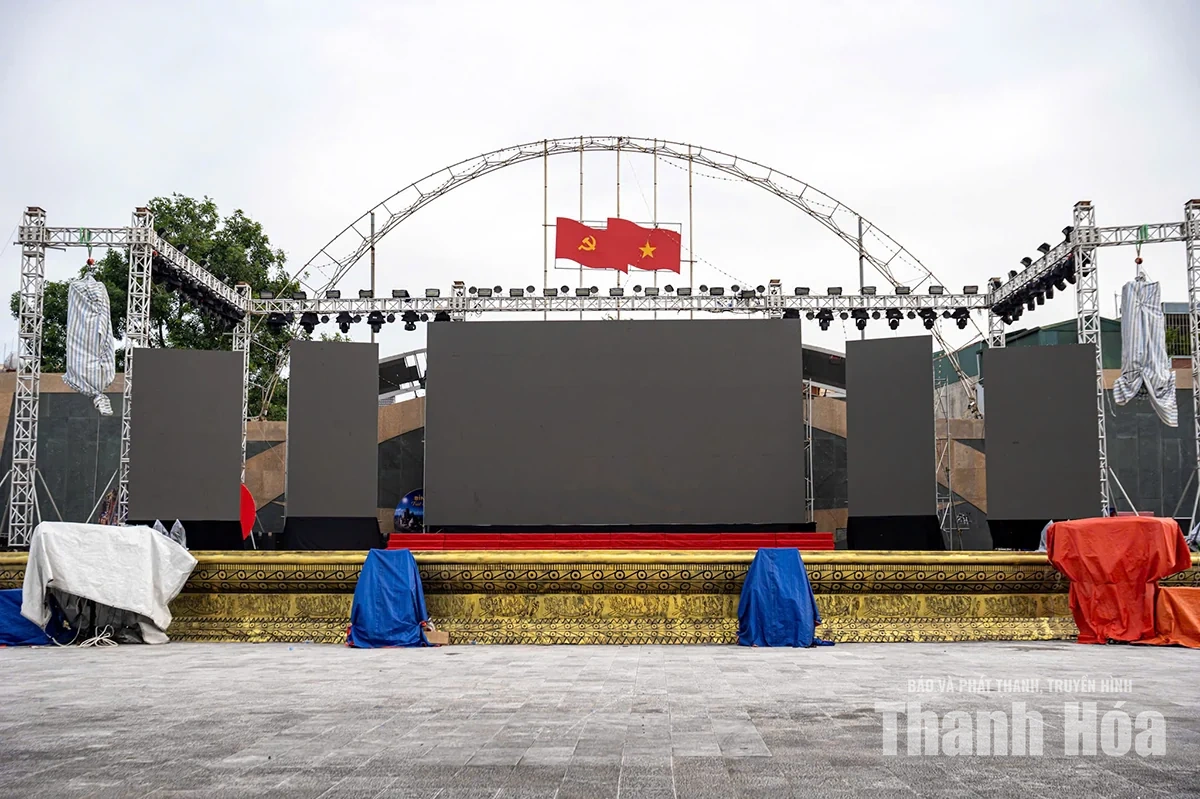 Khẩn trương hoàn tất công tác chuẩn bị cho Chương trình nghệ thuật “Thanh Hóa hòa nhịp cùng non sông” tại Quảng trường Lam Sơn