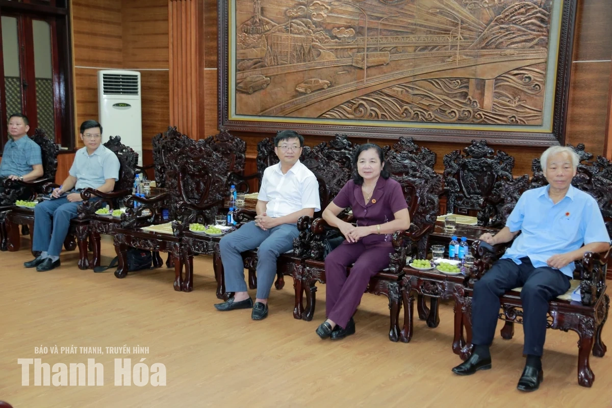Chủ tịch UBND tỉnh Tô Anh Dũng tiếp và làm việc với Ban Chủ nhiệm Câu lạc bộ Hàm Rồng