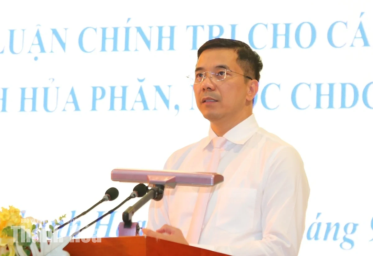 Khai giảng các lớp trung cấp lý luận chính trị hệ tập trung