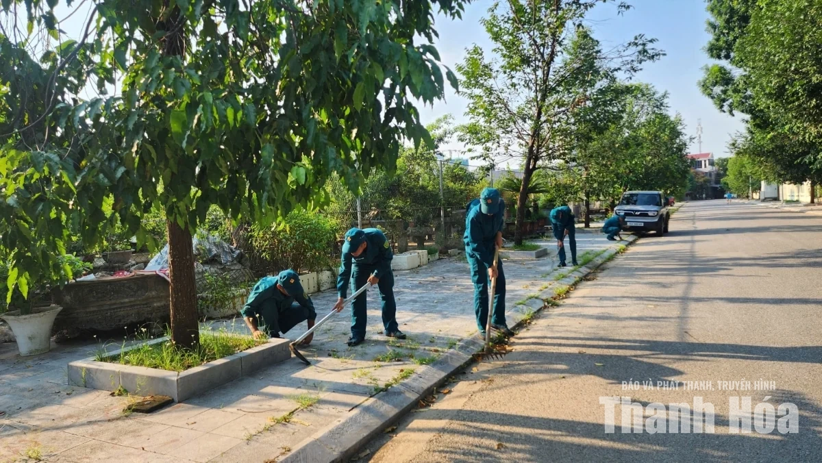 Phường Hạc Thành ra quân tổng vệ sinh môi trường