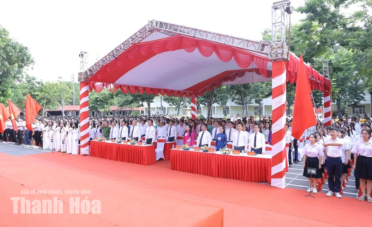 Chủ tịch UBND tỉnh Tô Anh Dũng dự lễ khai giảng năm học 2026-2027 tại Trường THPT chuyên Lam Sơn