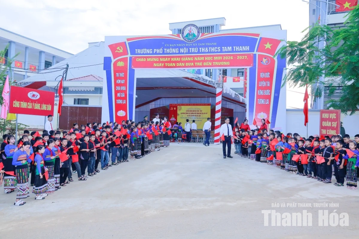 Rộn ràng ngày khai trường của học sinh Thanh Hóa