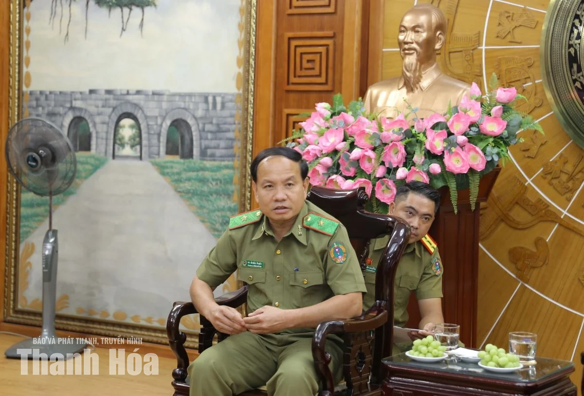 Chủ tịch UBND tỉnh Tô Anh Dũng tiếp xã giao Giám đốc Công an tỉnh Hủa Phăn