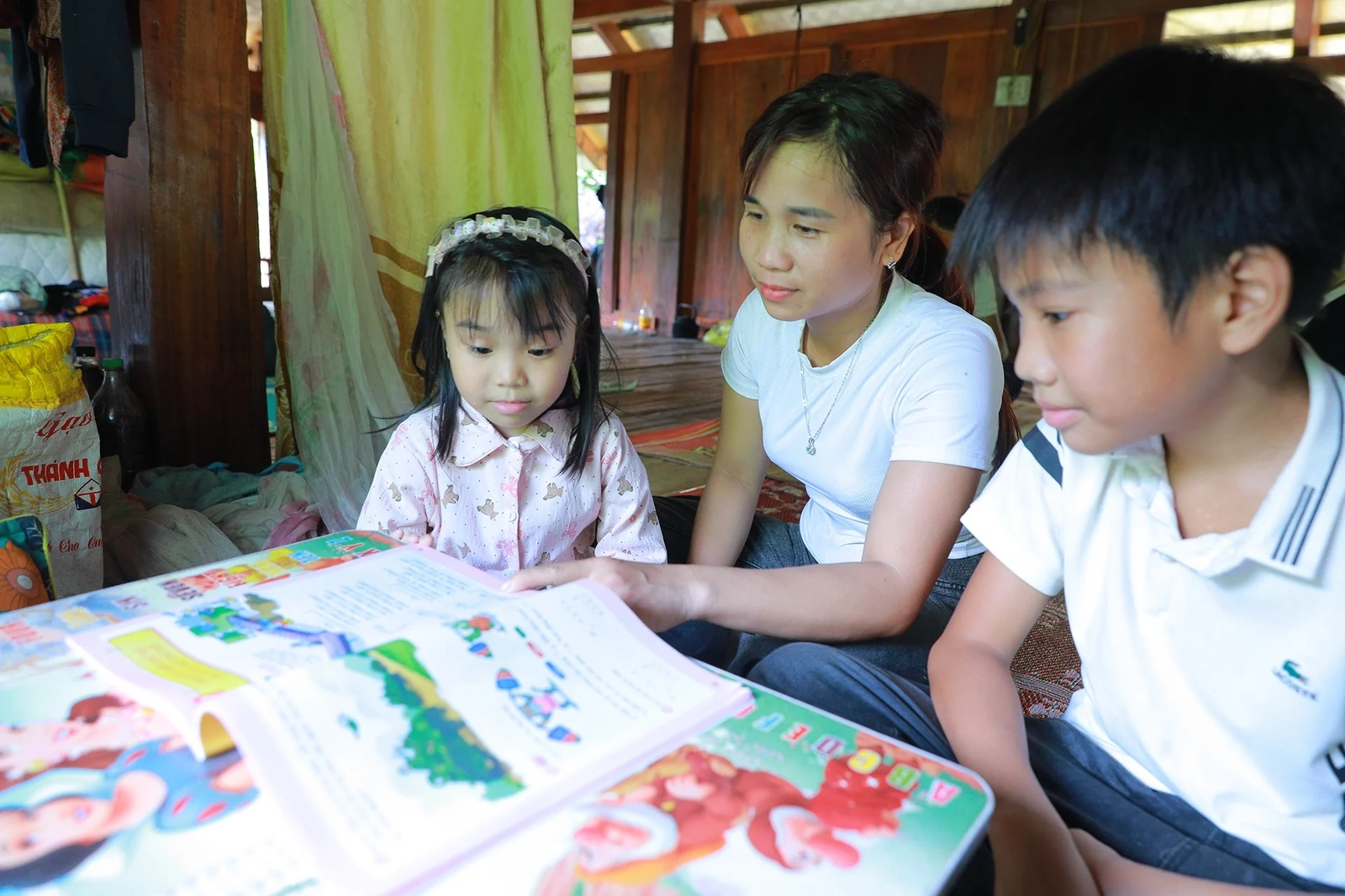 [E-Magazine] Trên những công trường gọi năm học mới - Kỳ cuối: Ngày mai, con về trường mới...