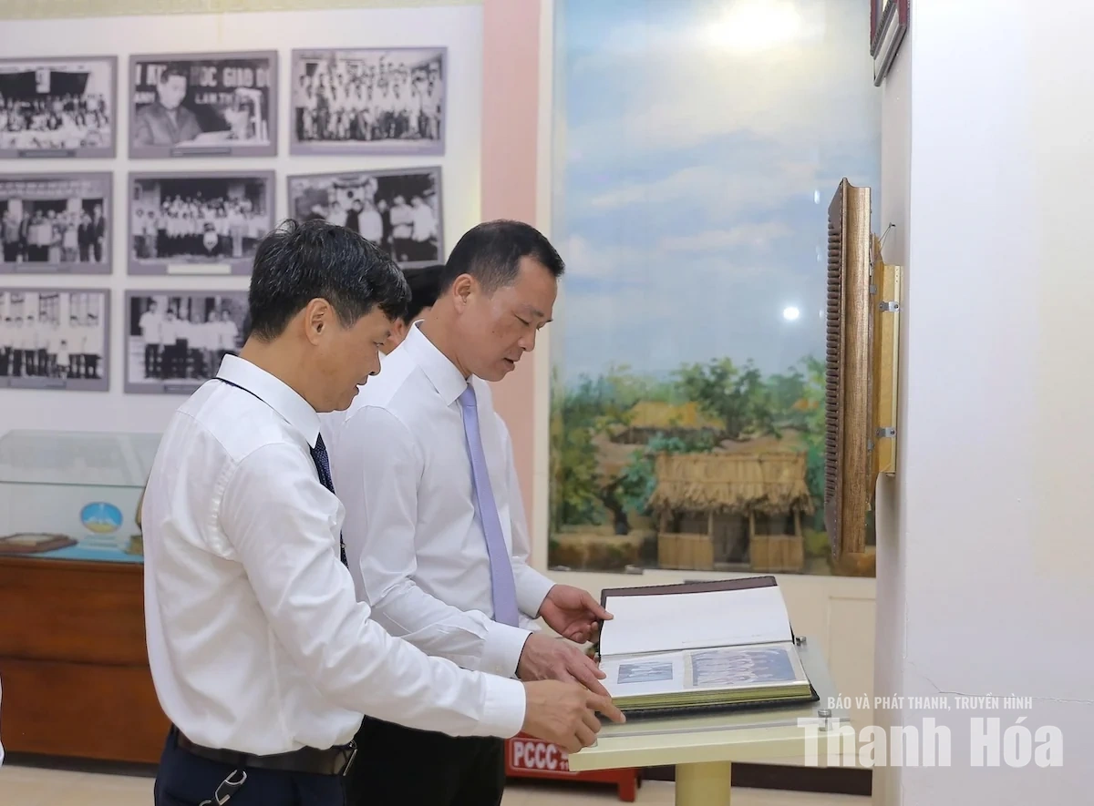 Chủ tịch UBND tỉnh Tô Anh Dũng dự lễ khai giảng năm học 2026-2027 tại Trường THPT chuyên Lam Sơn