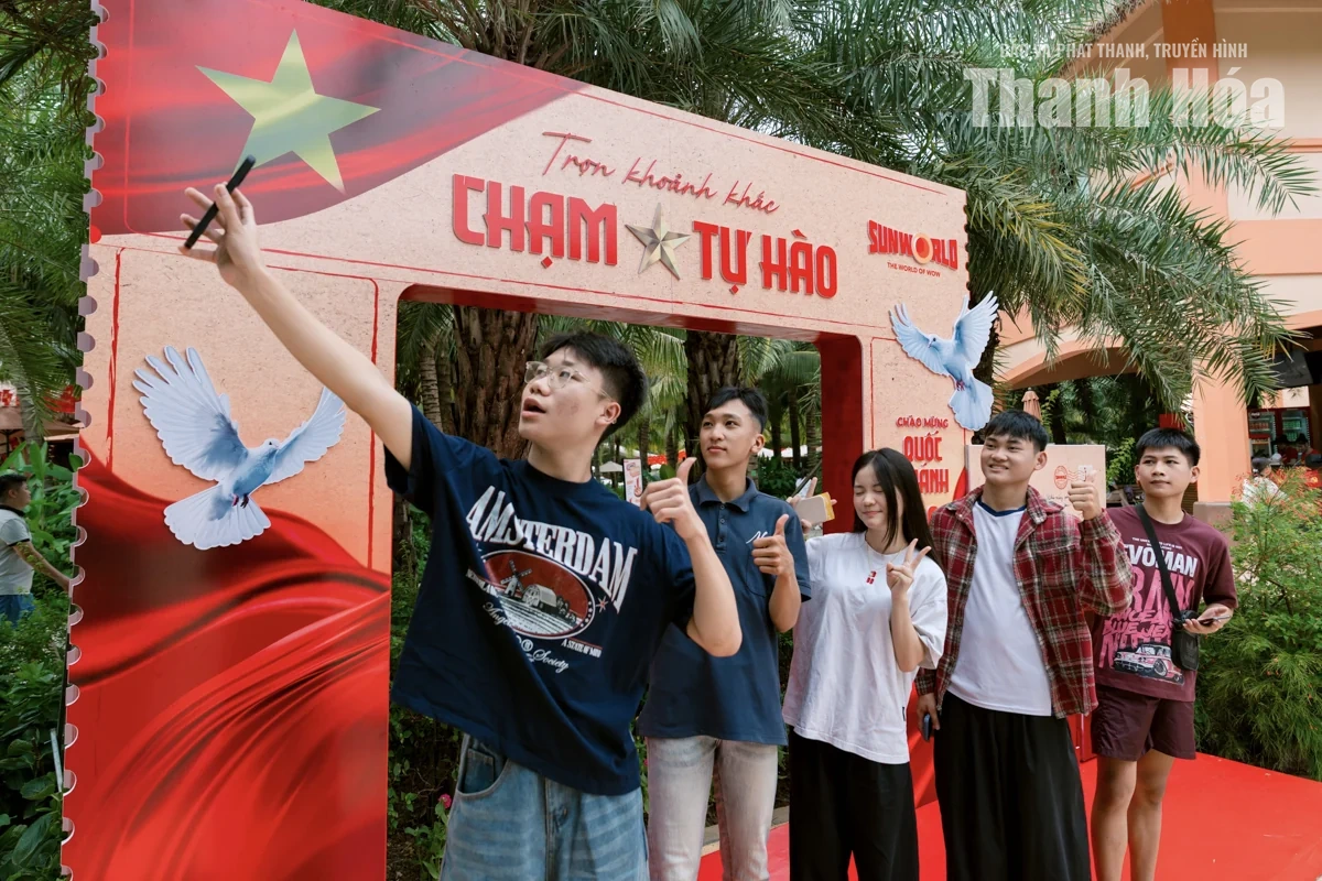 Công viên nước Sun World Sầm Sơn rộn ràng đón khách dịp Tết Độc lập